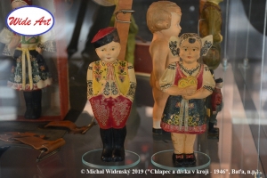 © Michal Widenský 2019 ("Chlapec a dívka v kroji", 1946, Baťa, n.p.)